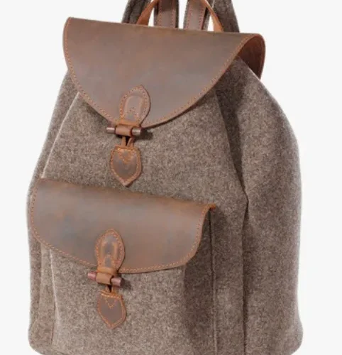Lautloser Wanderrucksack aus Wollfilz
